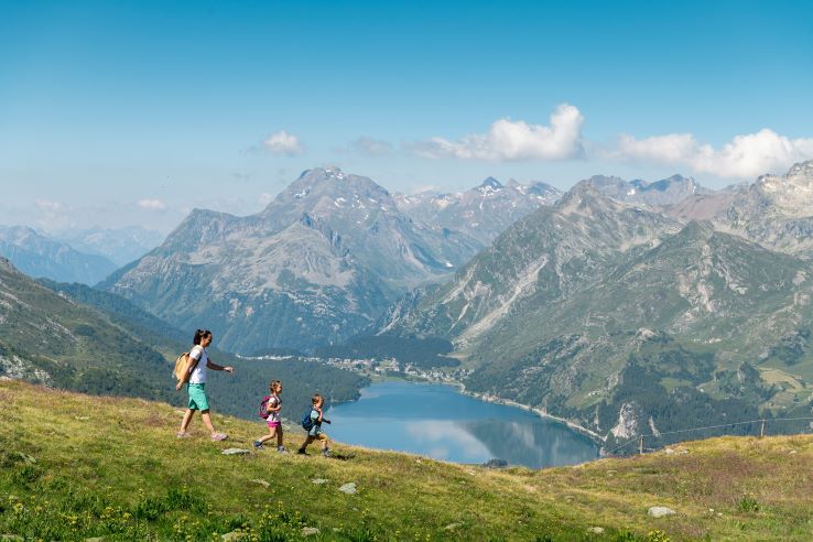 Walking on Furtschellas