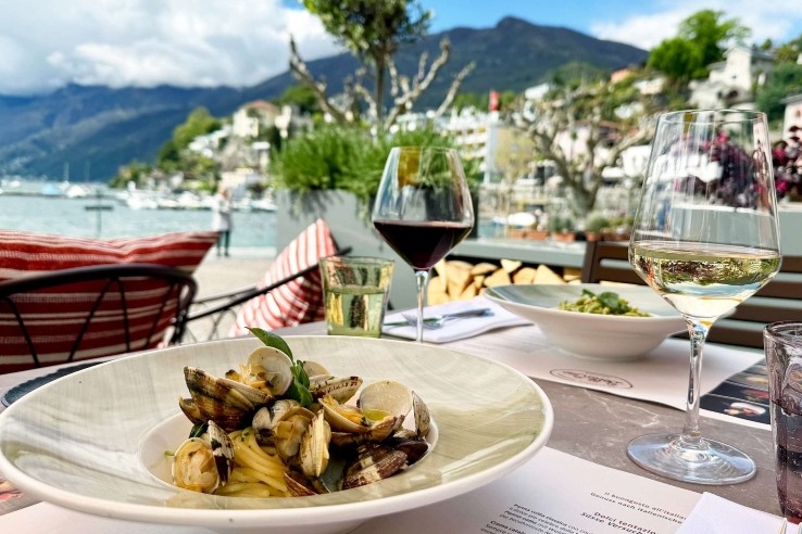 Hotel Evezia, Trattoria Pizzeria Bella Ciao, al fresco dining